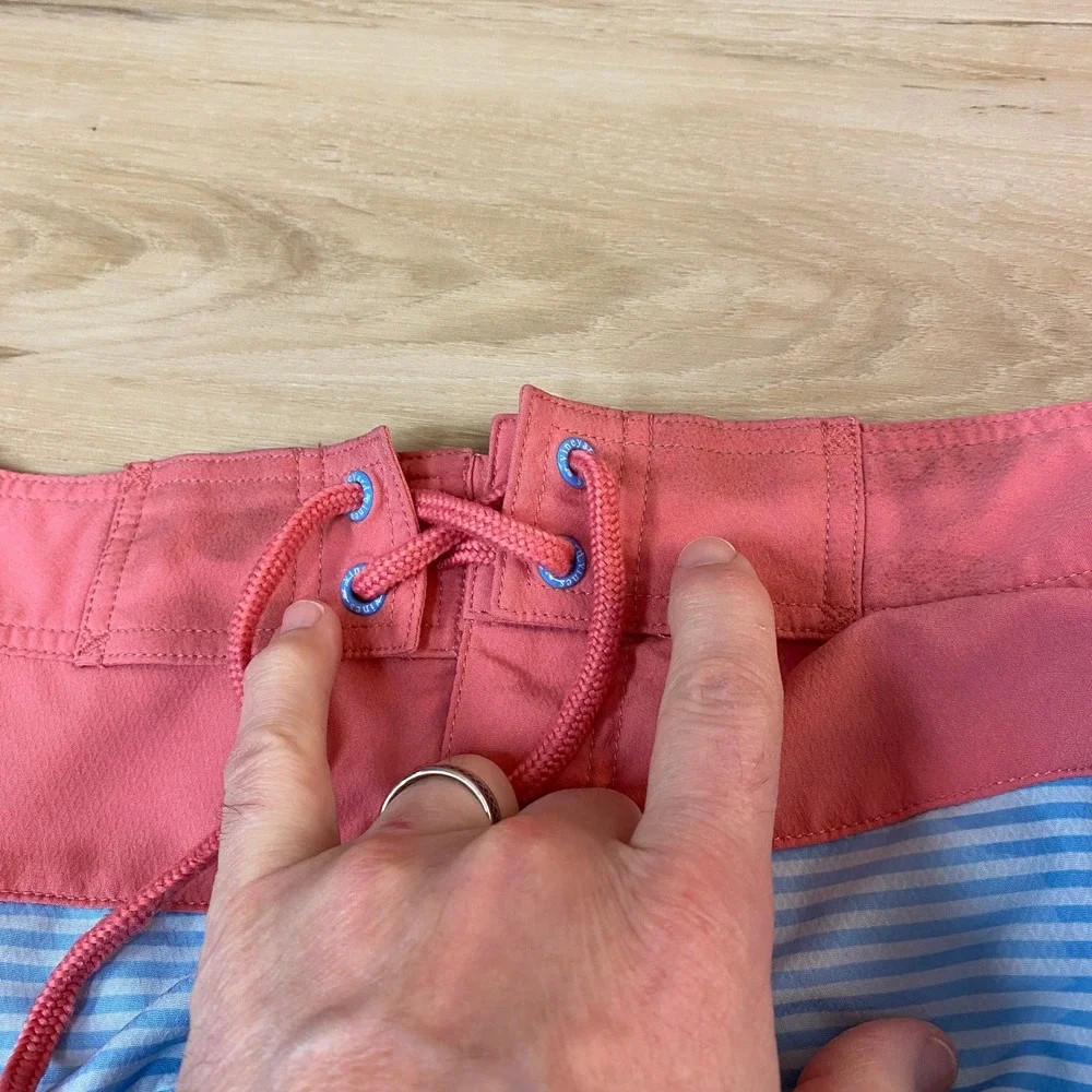 Vineyard Vines Board Shorts Mens 28 Coral Blue Stripe Swim Trunks Drawstring